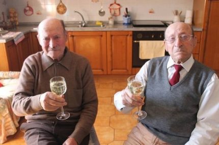 Gino e Innocente, i gemelli di 101 anni: ecco il nostro segreto